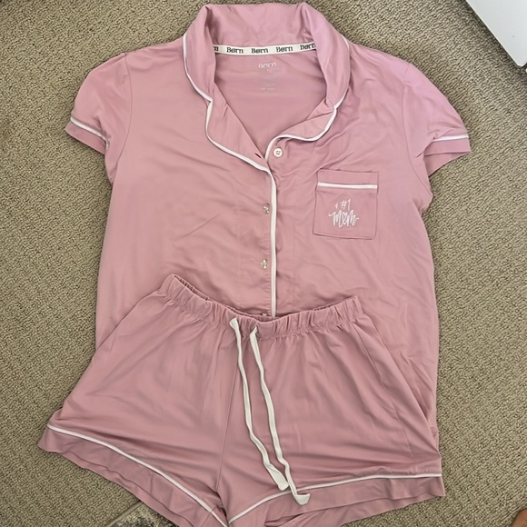 Cute mom pajamas - Picture 2 of 8